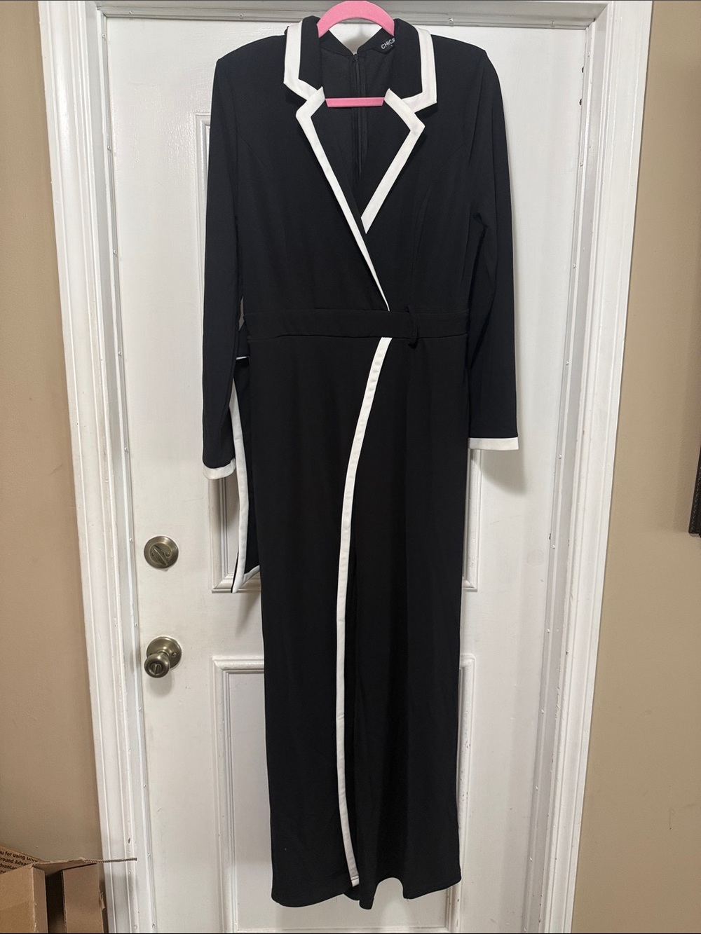 Elegant Black Wrap pant suite with White Trim - Classic Lounge Wear Sz L